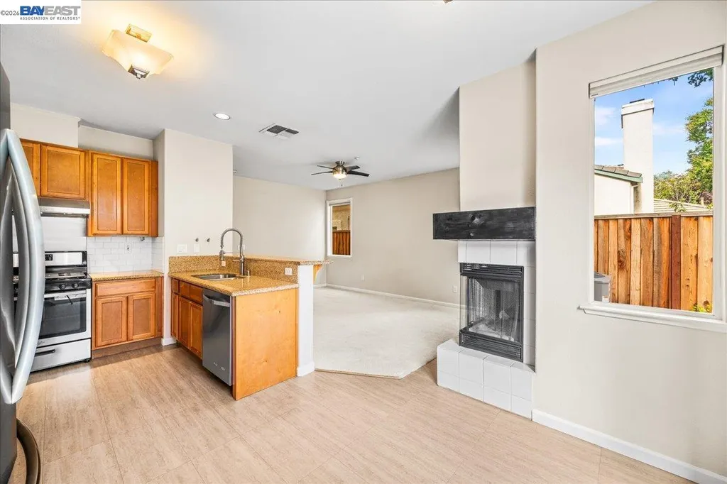 2042 Dahlia Common Livermore CA 94551