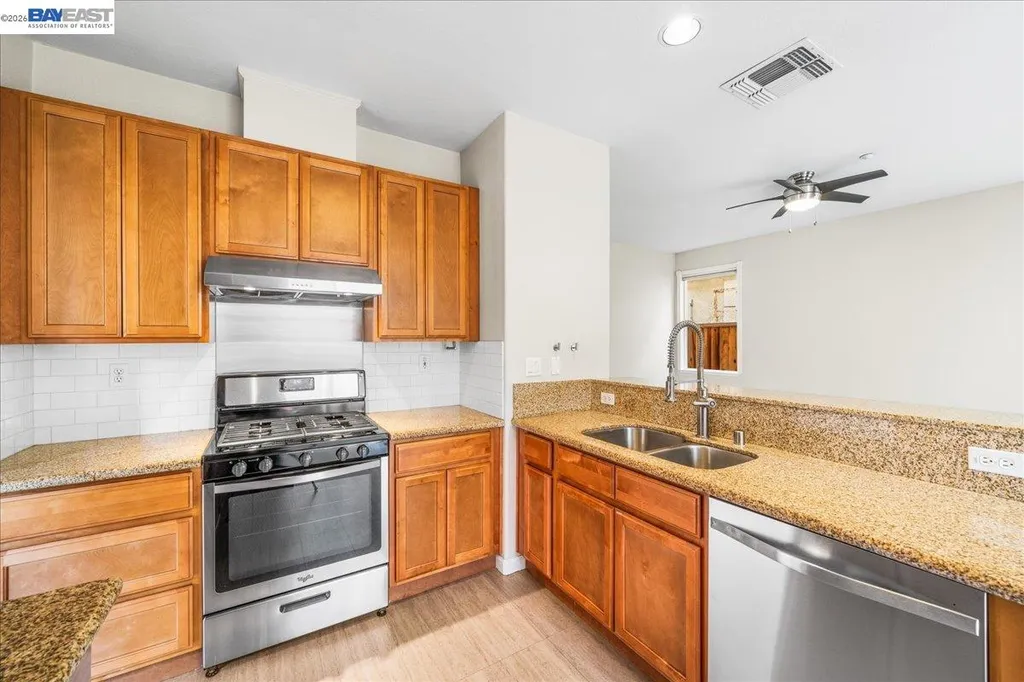 2042 Dahlia Common Livermore CA 94551