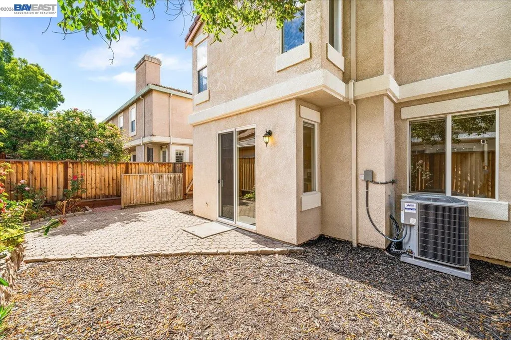 2042 Dahlia Common Livermore CA 94551