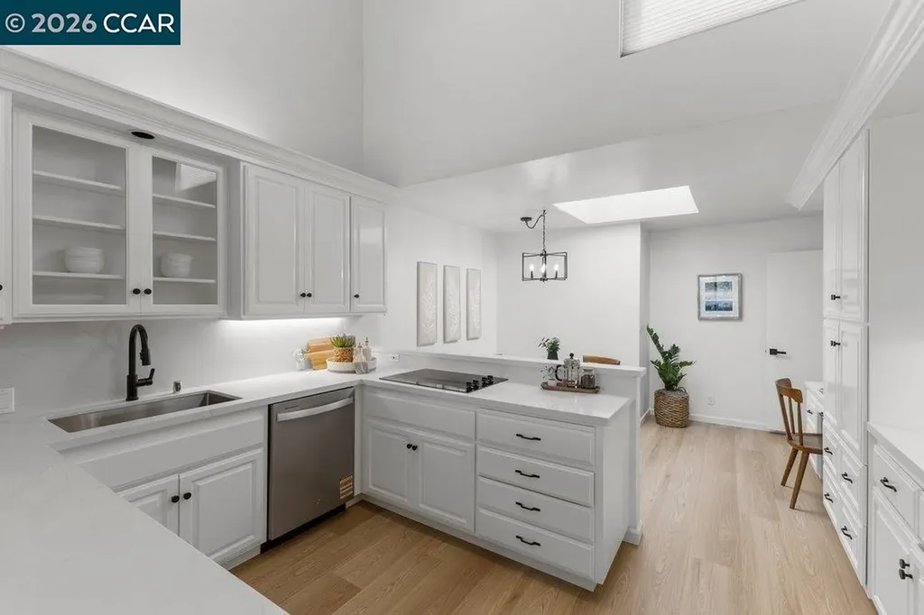 203 Village Gate Road Orinda CA 94563