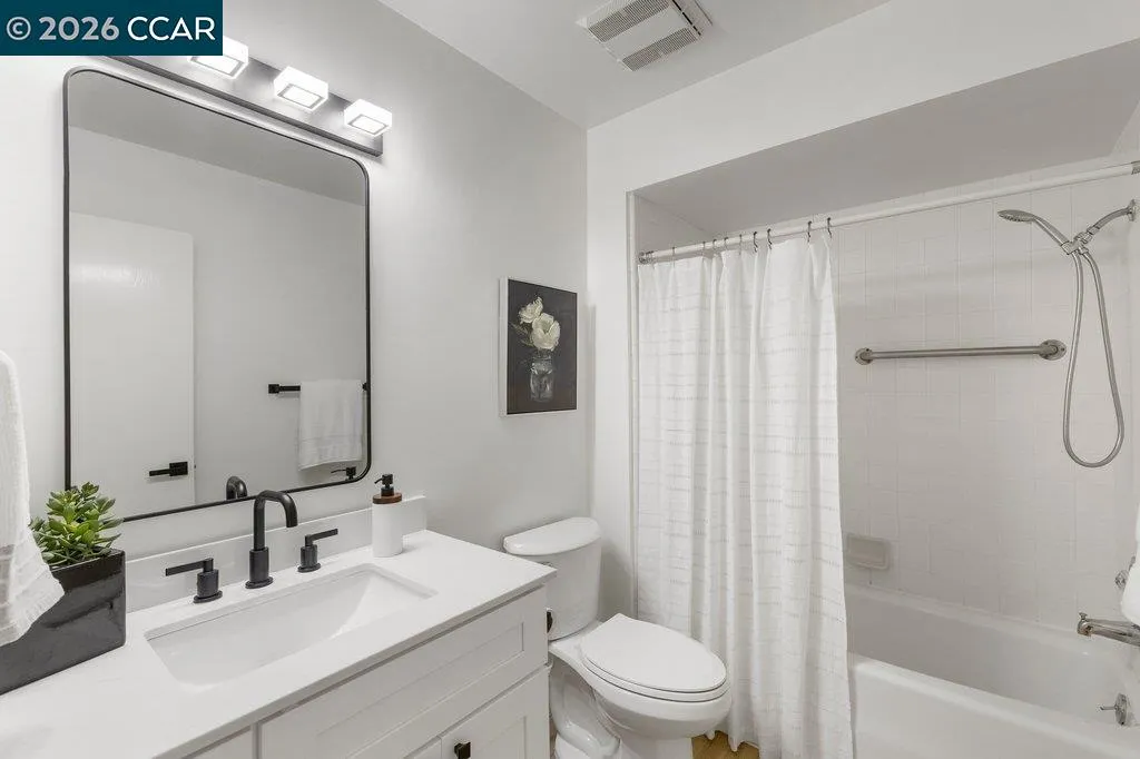 203 Village Gate Road Orinda CA 94563