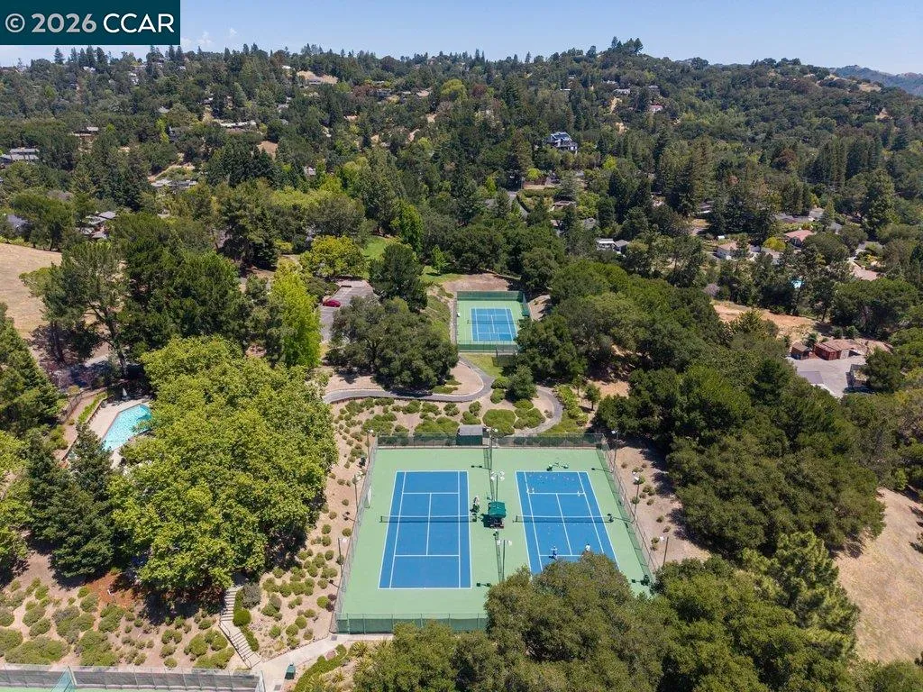 203 Village Gate Road Orinda CA 94563