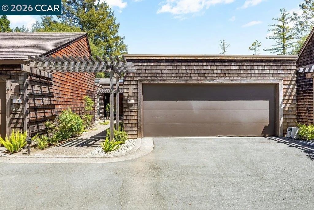 203 Village Gate Road Orinda CA 94563