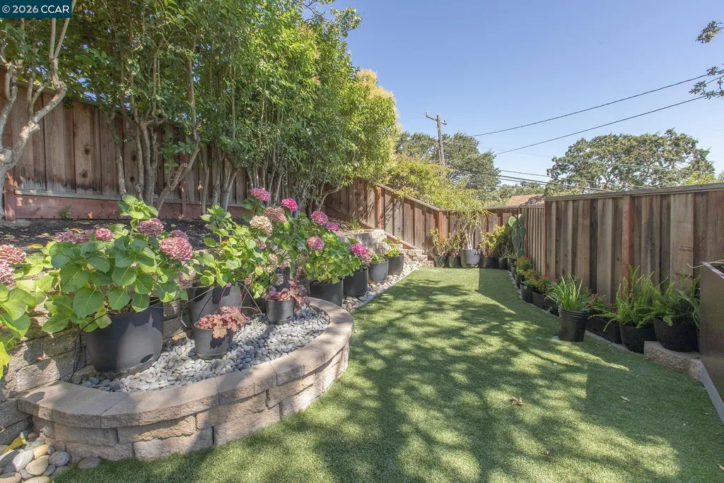 15 Loma Vista Walnut Creek CA 94597