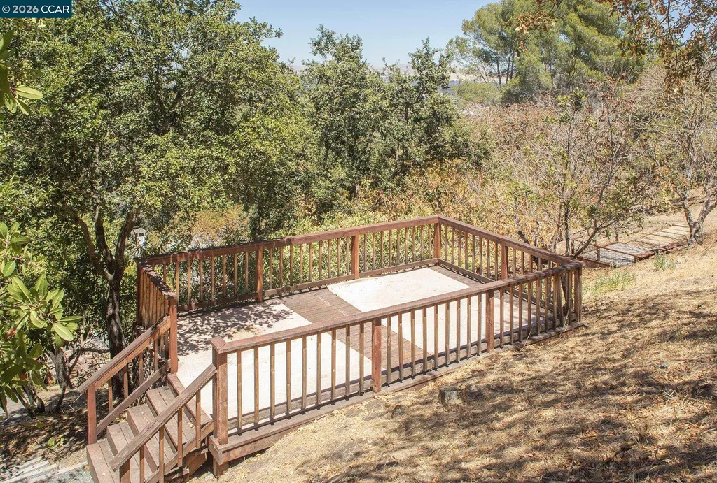 15 Loma Vista Walnut Creek CA 94597