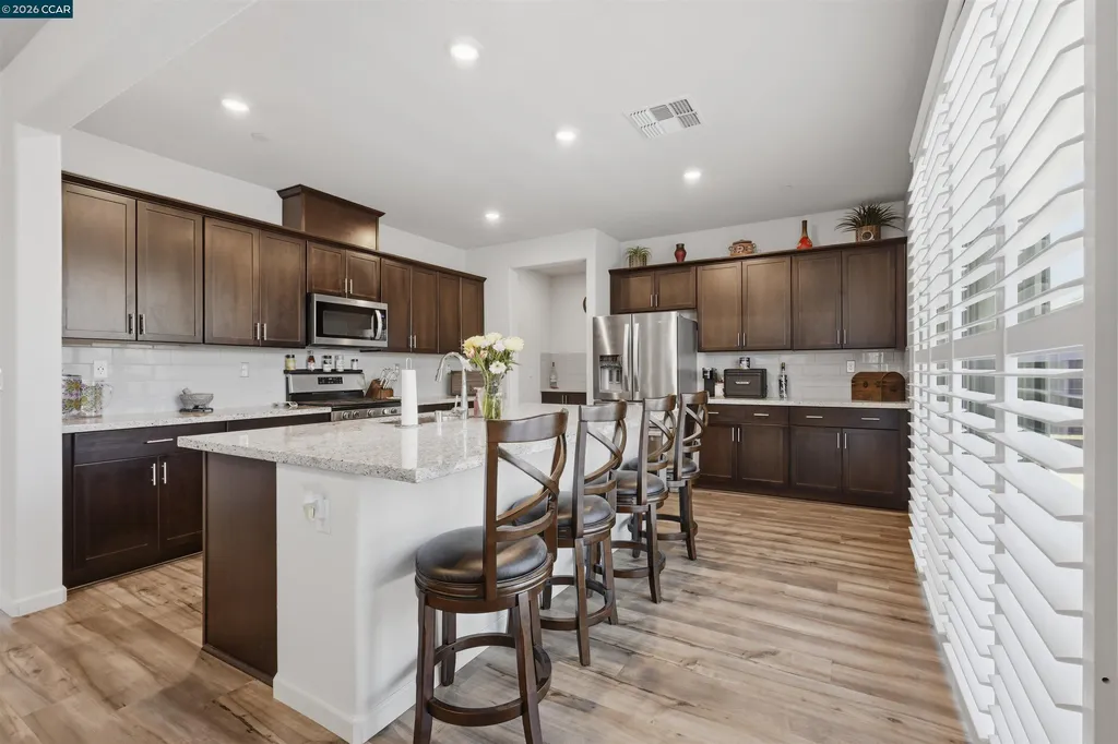 1655 Apricot Court Dixon CA 95620