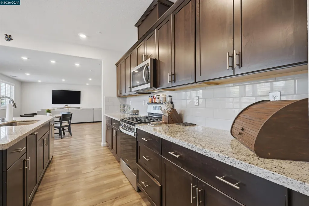 1655 Apricot Court Dixon CA 95620