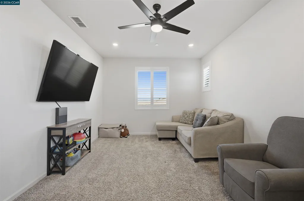 1655 Apricot Court Dixon CA 95620
