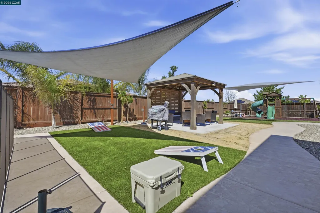 1655 Apricot Court Dixon CA 95620