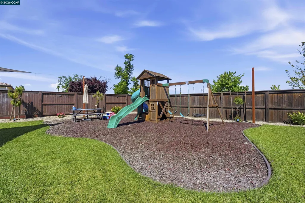 1655 Apricot Court Dixon CA 95620