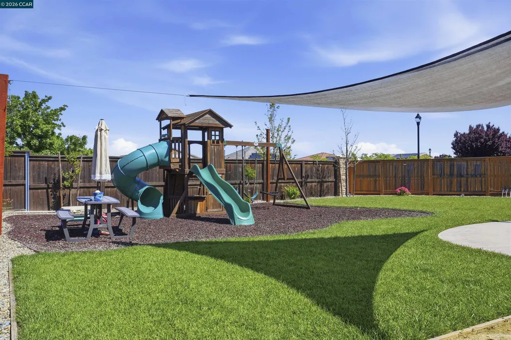 1655 Apricot Court Dixon CA 95620