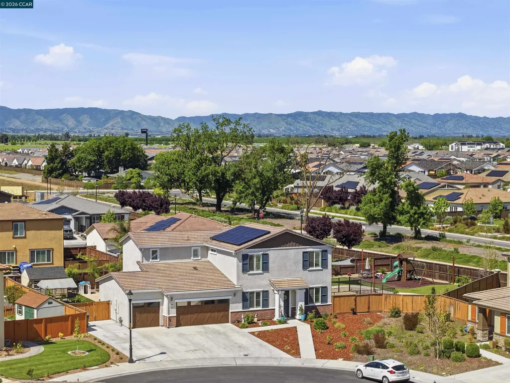 1655 Apricot Court Dixon CA 95620