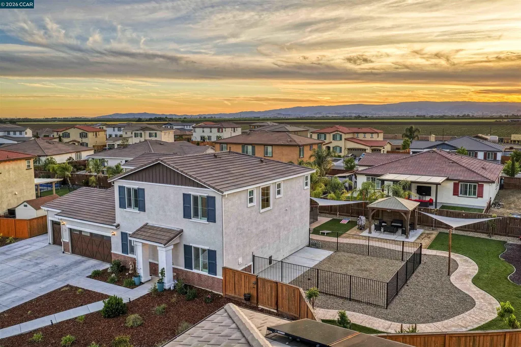 1655 Apricot Court Dixon CA 95620