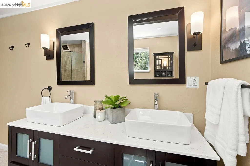 26 Fern Way Orinda CA 94563