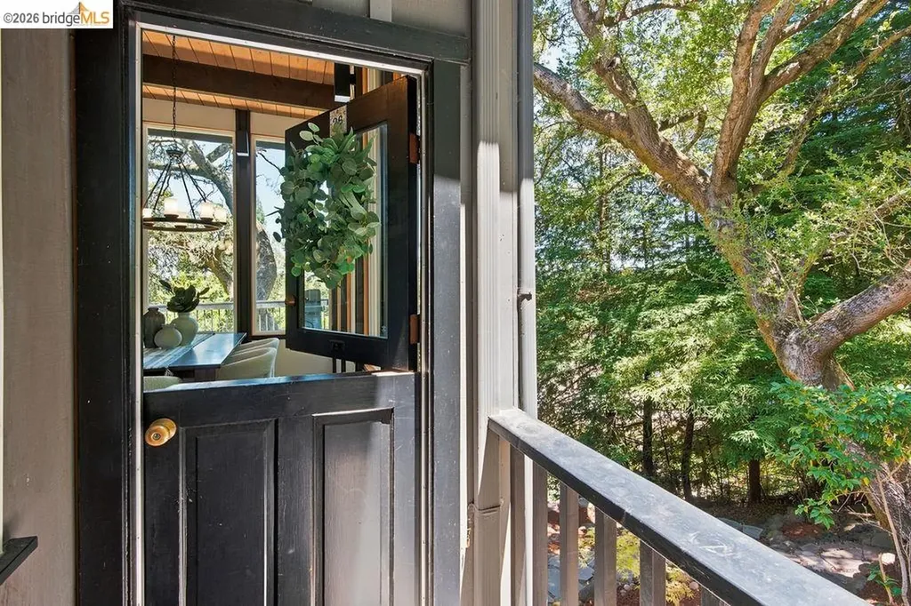 26 Fern Way Orinda CA 94563
