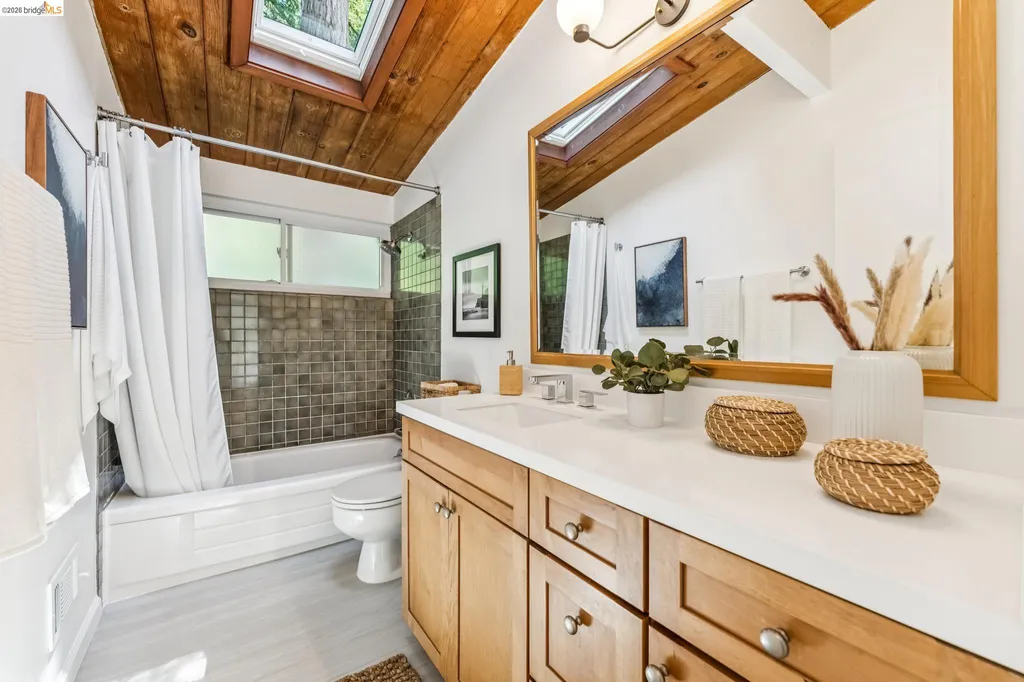 6645 Heather Ridge Way Oakland CA 94611