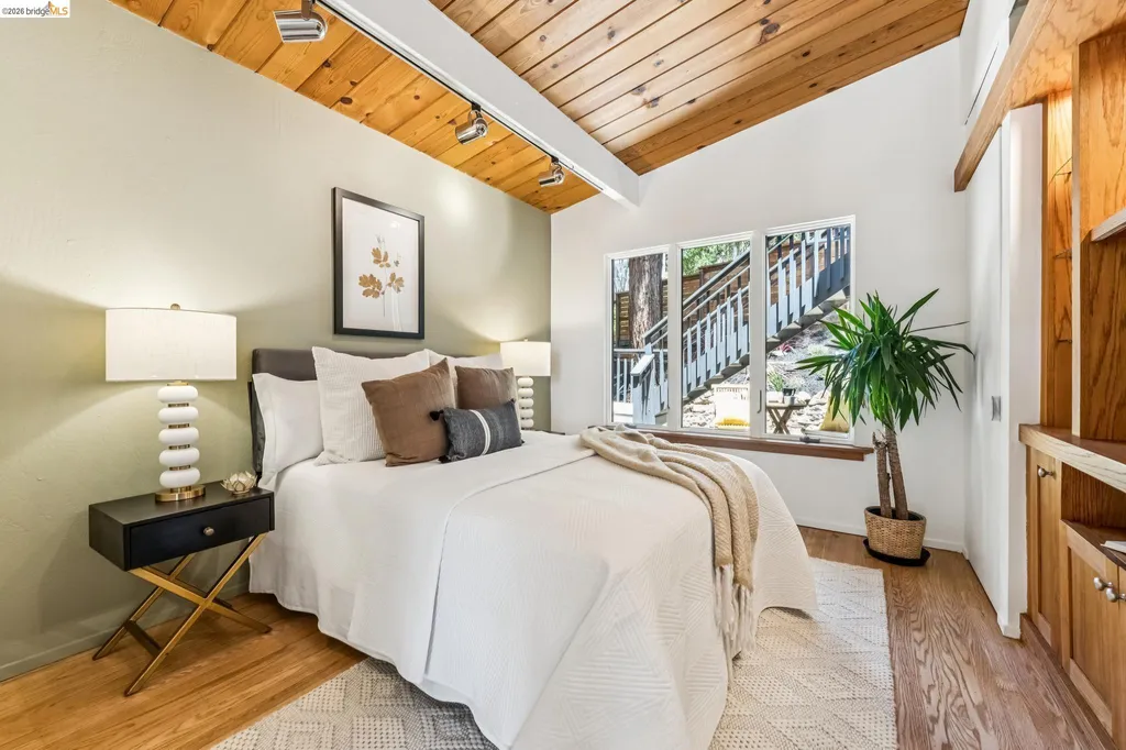 6645 Heather Ridge Way Oakland CA 94611