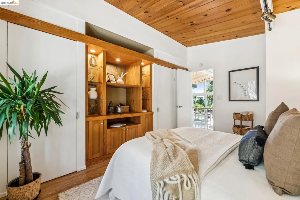 6645 Heather Ridge Way Oakland CA 94611