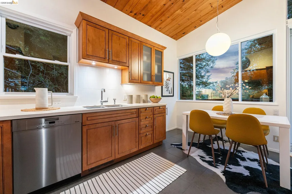 6645 Heather Ridge Way Oakland CA 94611