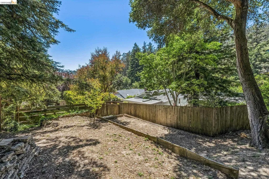 6645 Heather Ridge Way Oakland CA 94611