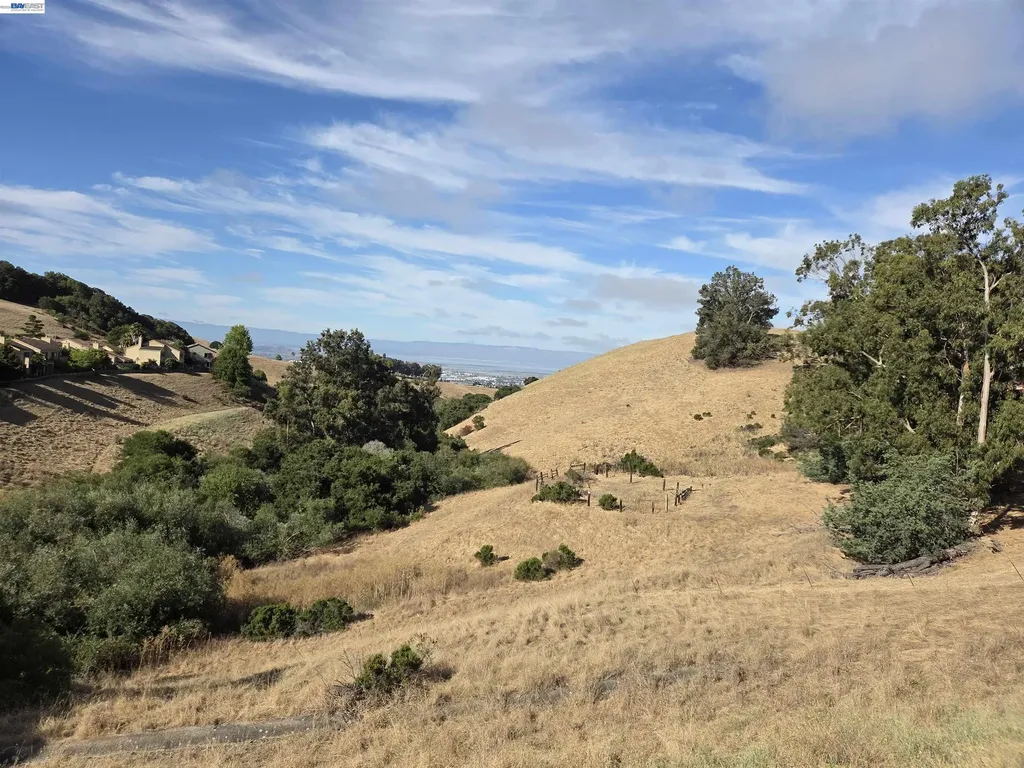 27907 Dobbel Avenue Hayward CA 94542
