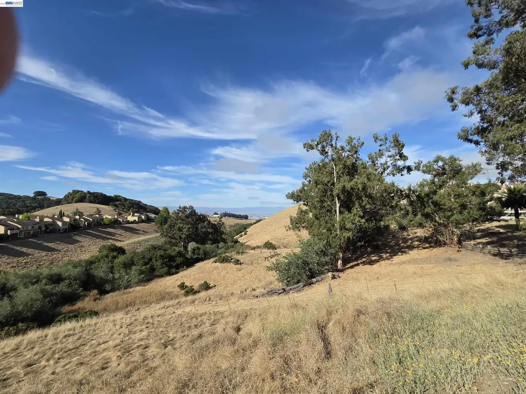 27907 Dobbel Avenue Hayward CA 94542