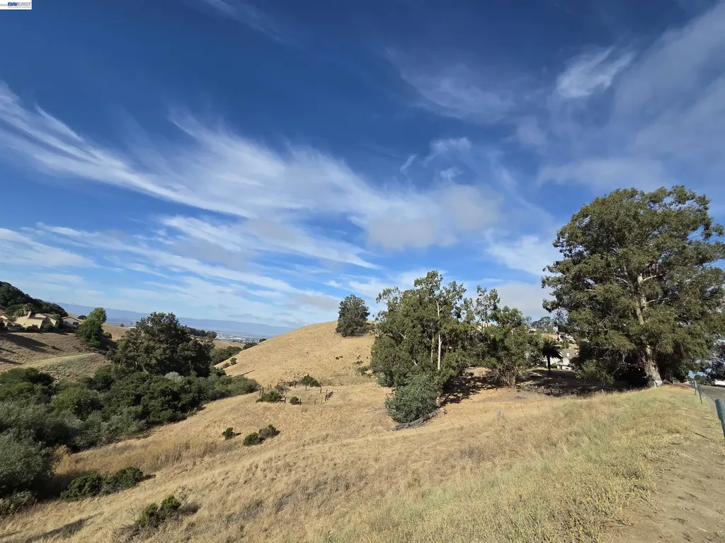 27907 Dobbel Avenue Hayward CA 94542