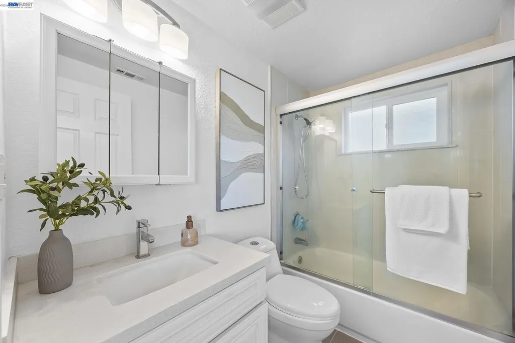 2000 Miramar Avenue Castro Valley CA 94578