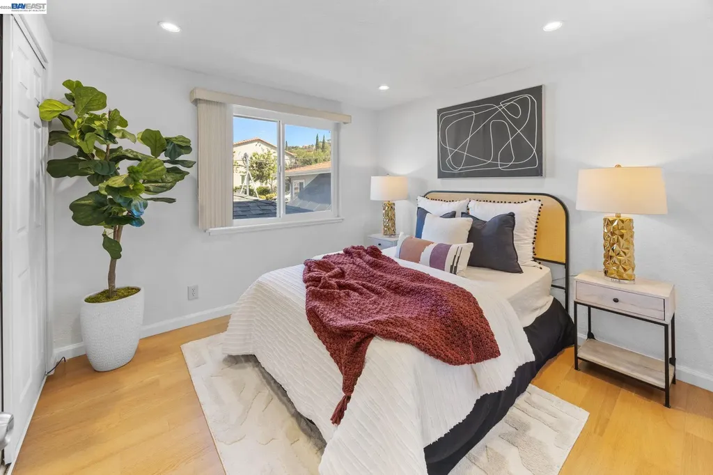 2000 Miramar Avenue Castro Valley CA 94578
