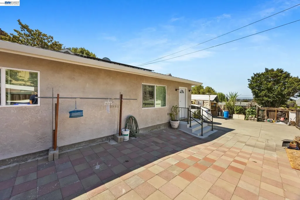 2000 Miramar Avenue Castro Valley CA 94578