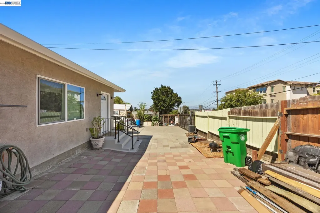 2000 Miramar Avenue Castro Valley CA 94578