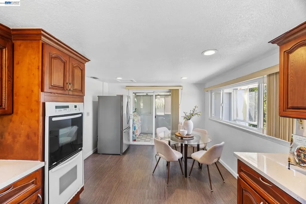 2000 Miramar Avenue Castro Valley CA 94578