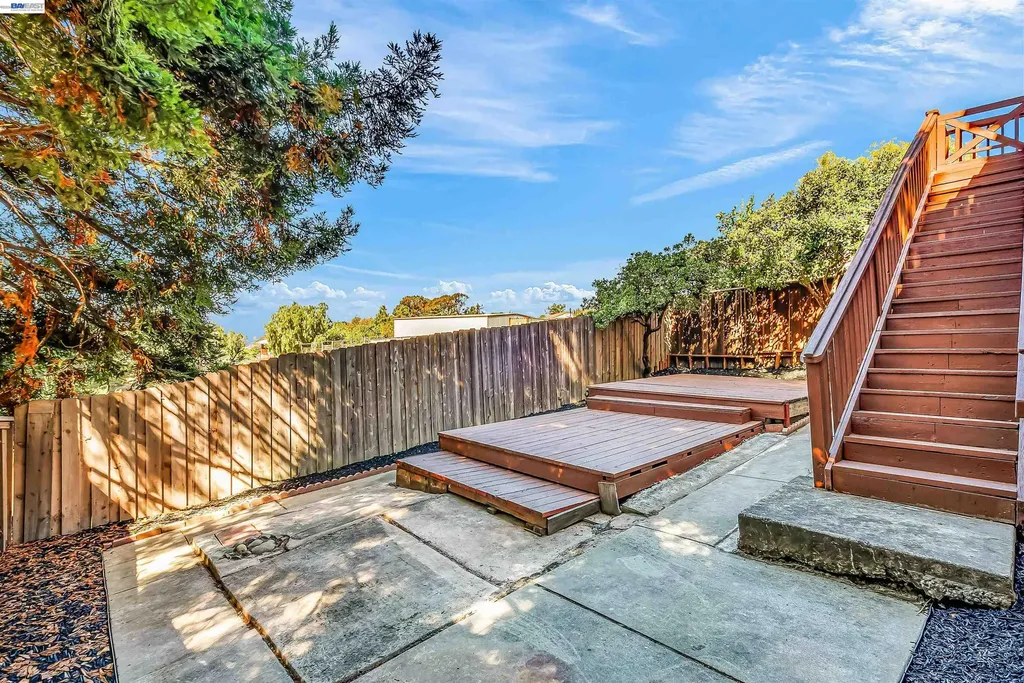 23661 Glenbrook Lane Hayward CA 94541