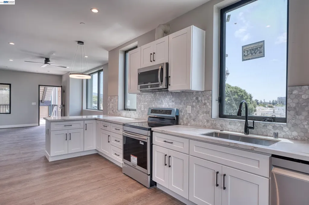 4202 Telegraph Avenue Oakland CA 94609
