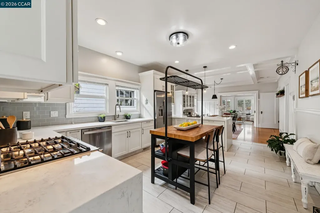 3277 School Street Oakland CA 94602