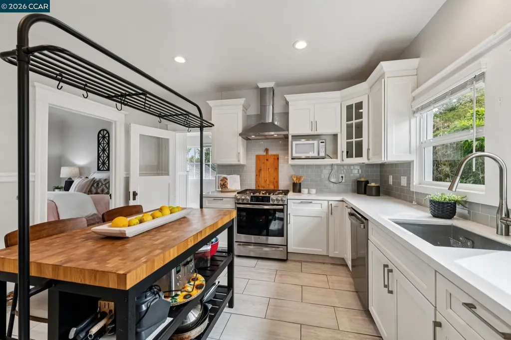 3277 School Street Oakland CA 94602