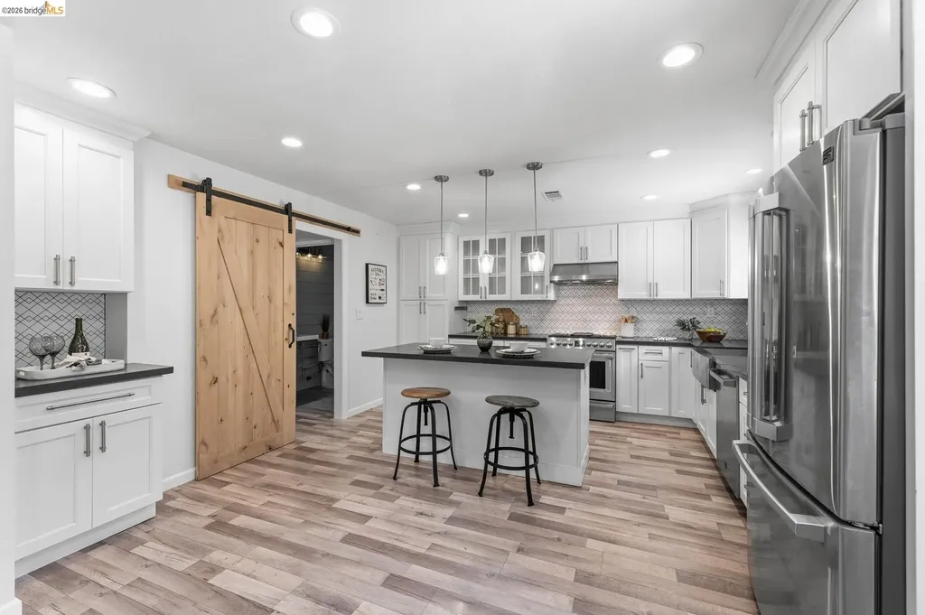 2239 Southwest Court Martinez CA 94553