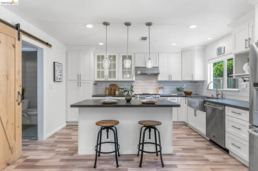 2239 Southwest Court Martinez CA 94553