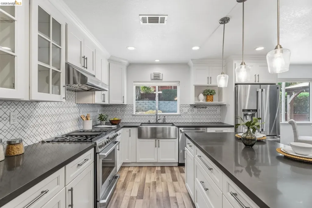 2239 Southwest Court Martinez CA 94553