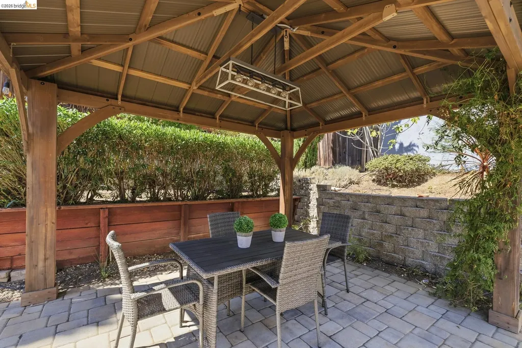 2239 Southwest Court Martinez CA 94553