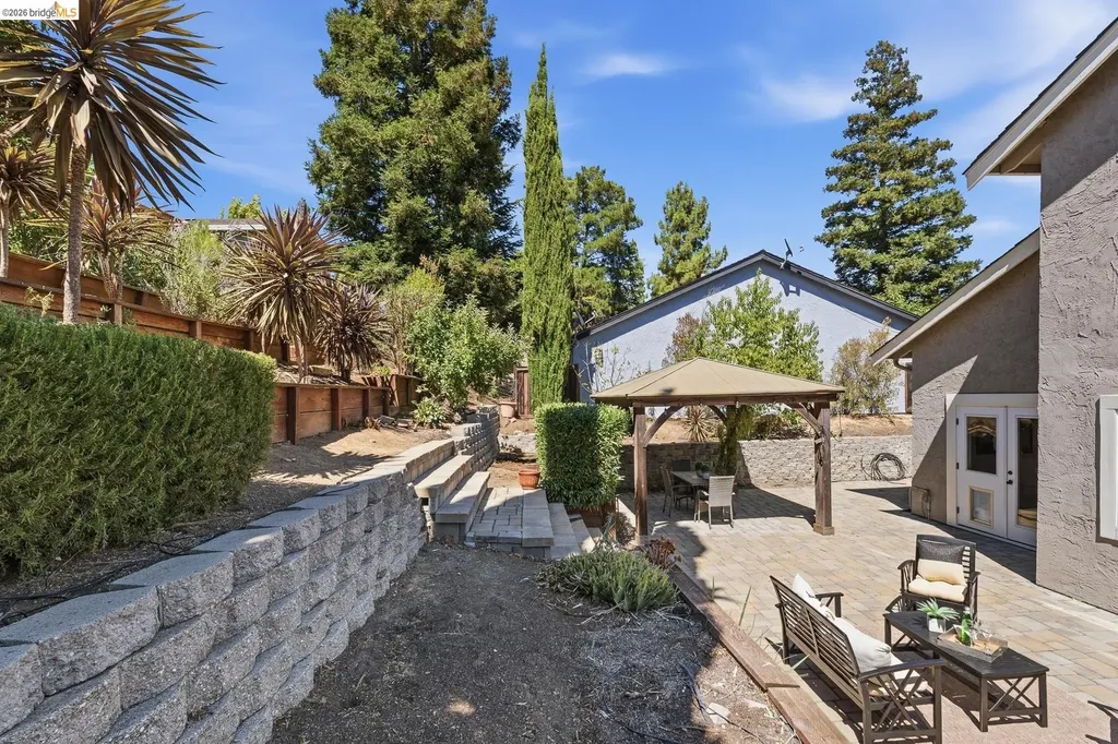 2239 Southwest Court Martinez CA 94553