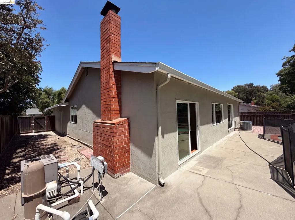 1496 Soccer Court Concord CA 94518