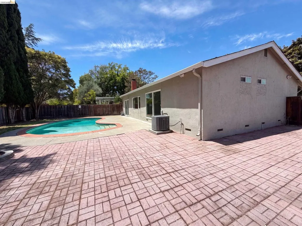 1496 Soccer Court Concord CA 94518
