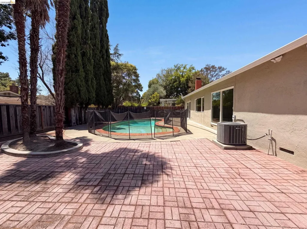 1496 Soccer Court Concord CA 94518
