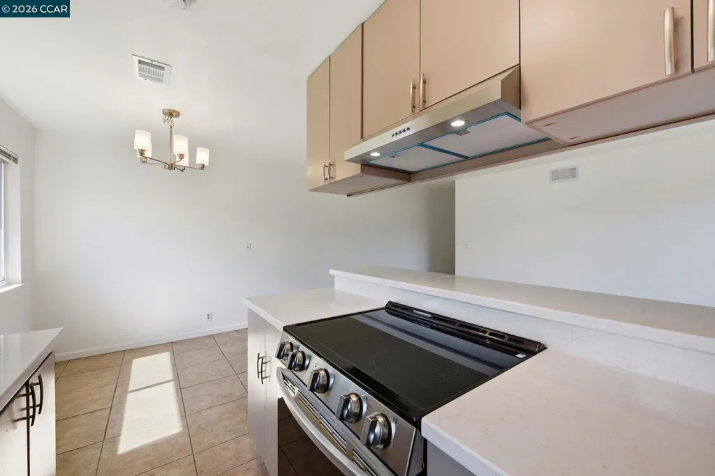 34732 Skylark Drive Union City CA 94587
