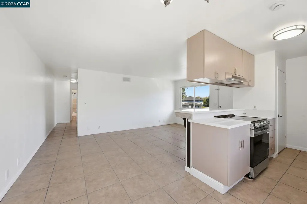 34732 Skylark Drive Union City CA 94587