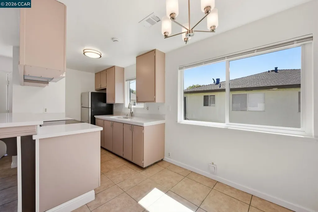 34732 Skylark Drive Union City CA 94587