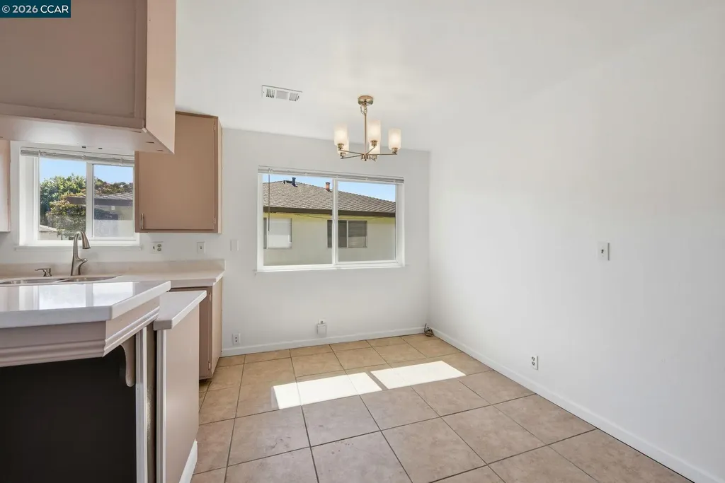 34732 Skylark Drive Union City CA 94587