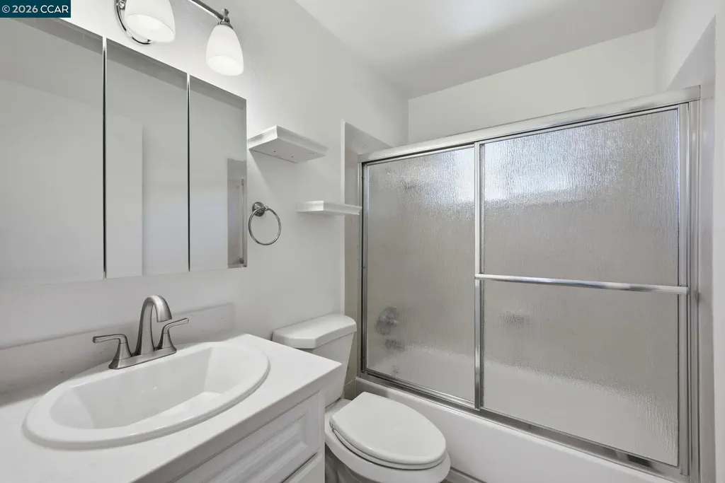 34732 Skylark Drive Union City CA 94587