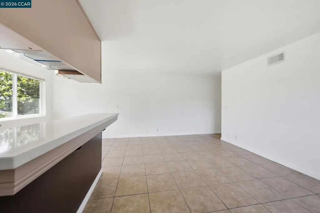 34732 Skylark Drive Union City CA 94587